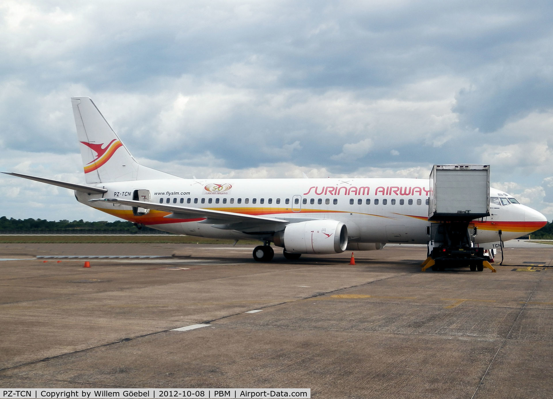 PZ-TCN, 1997 Boeing 737-36N C/N 28668, Parking on J.A. Pengel Airport for reloading.