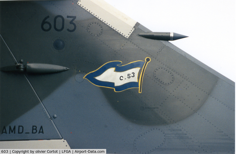 603, Dassault Mirage F.1CR C/N 603, squadron insigna close-up