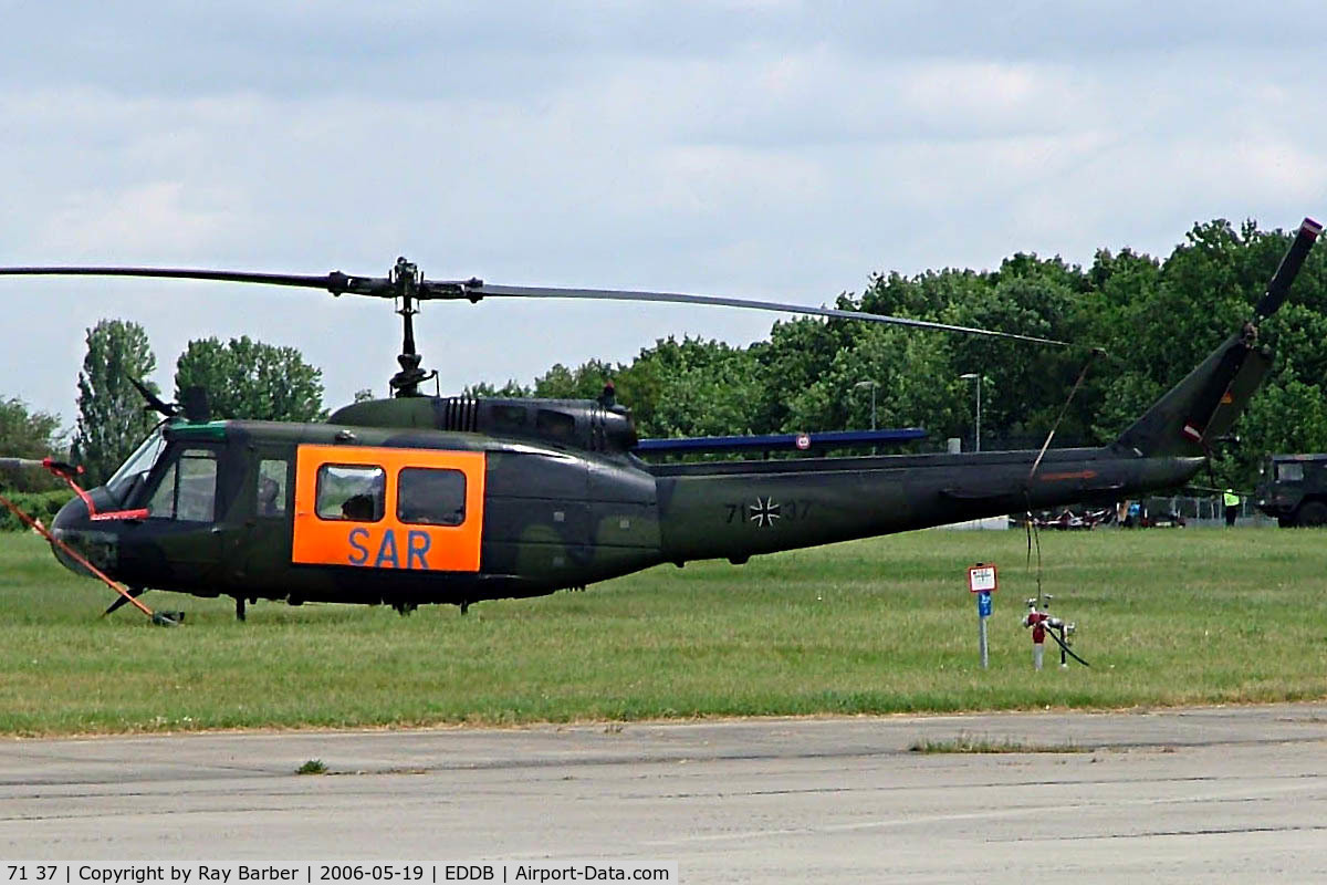 71 37, Bell (Dornier) UH-1D Iroquois (205) C/N 8197, Dornier UH-1D [8197] Berlin-Schonefeld~D 19/05/2006