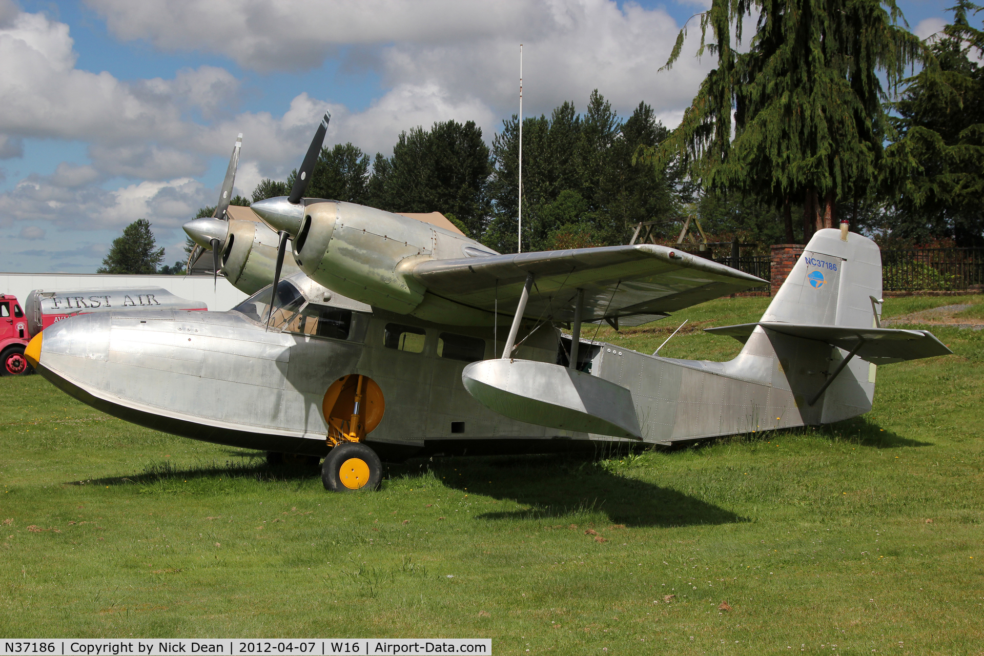 N37186, 1941 Grumman G-44 Widgeon C/N 1236, W16 Firstair Field Monroe WA
