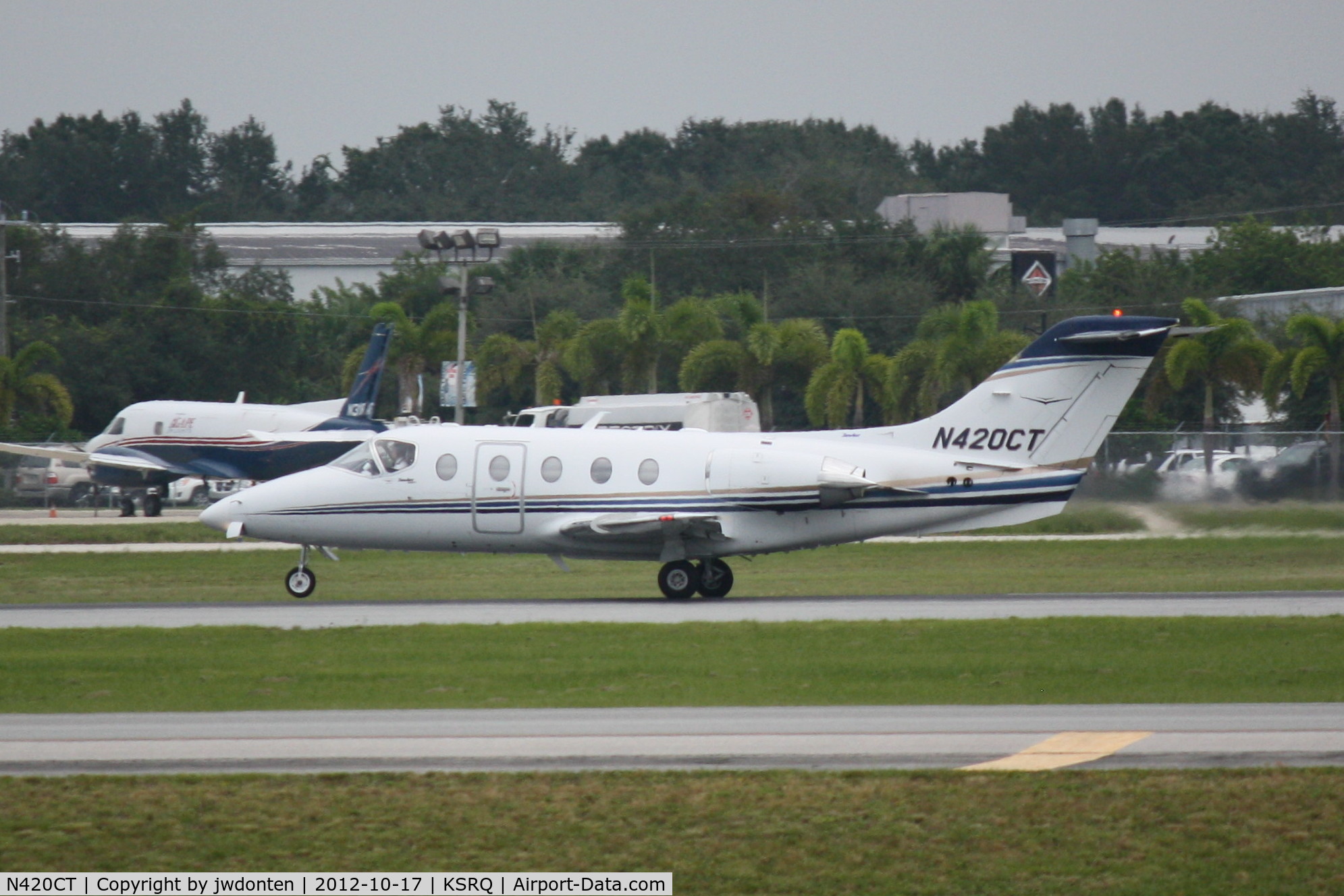 N420CT, 2007 Raytheon Beechjet 400A C/N RK-517, Beechcraft Beechjet (N420CT) departs Sarasota-Bradenton International Airport enroute to Palm Beach International Airport