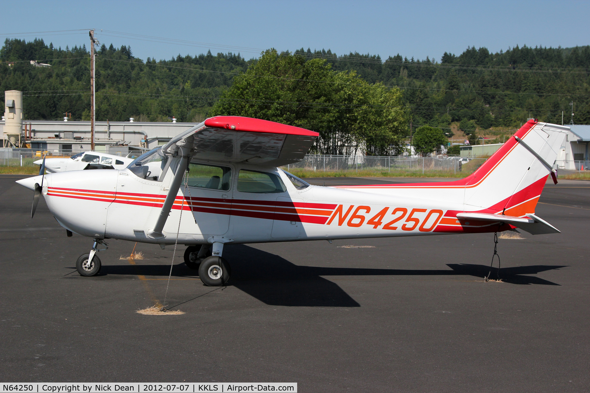 N64250, 1975 Cessna 172M C/N 17265124, KKLS/KLS