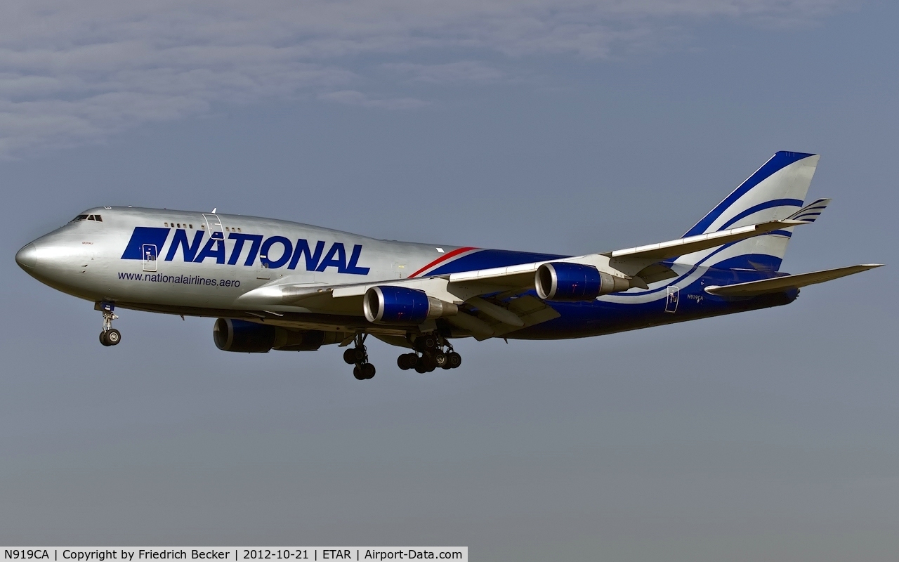 N919CA, 1991 Boeing 747-428M(BCF) C/N 25302, on final RW26