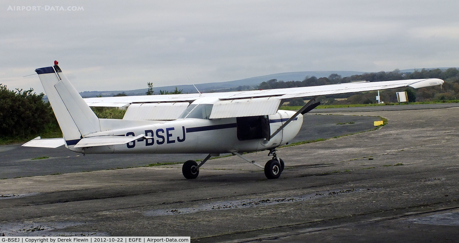 G-BSEJ, 1974 Cessna 150M C/N 150-76261, EGFE resident.
