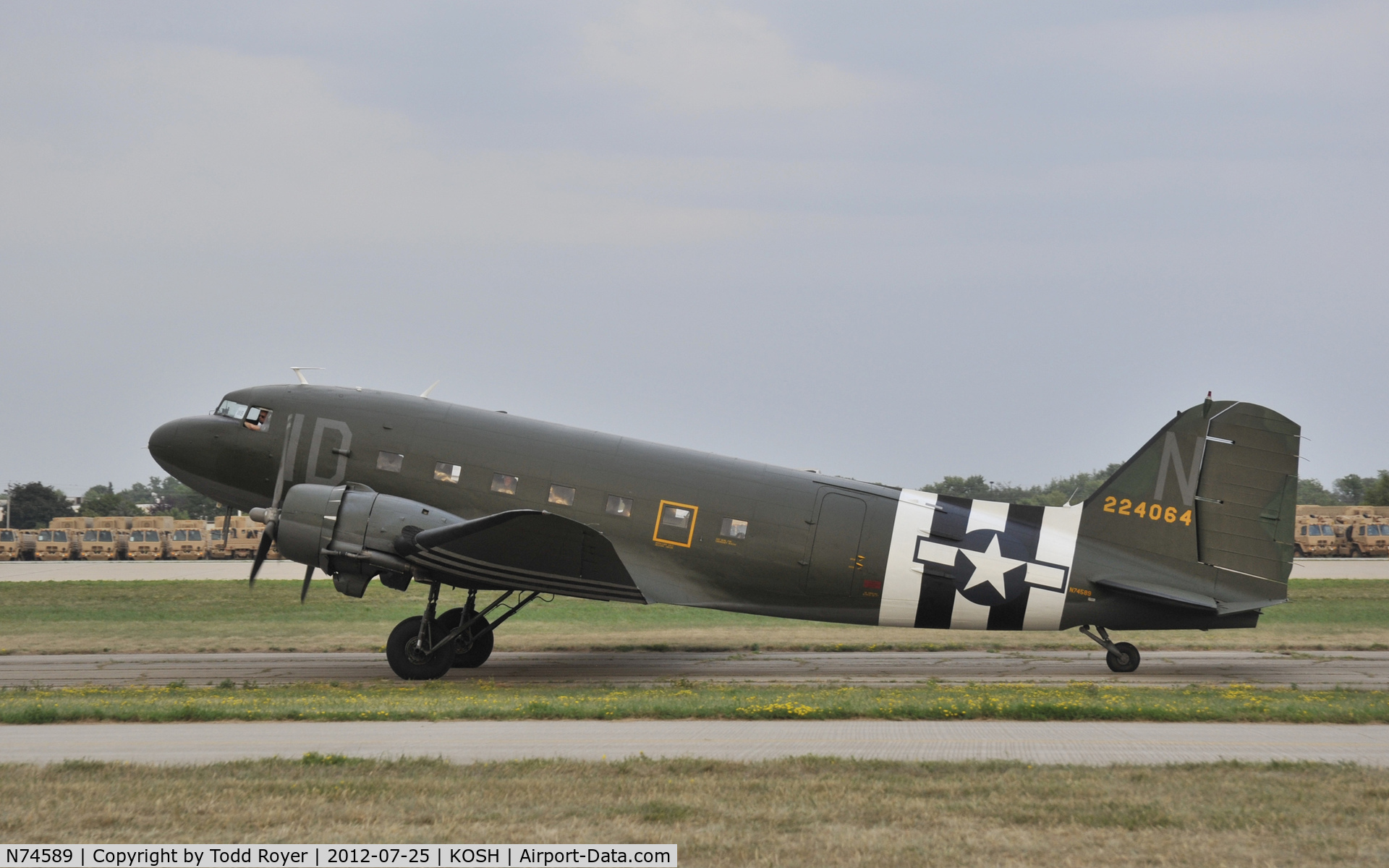 N74589, 1943 Douglas DC3C-S1C3G (C-47A) C/N 9926, Airventure 2012