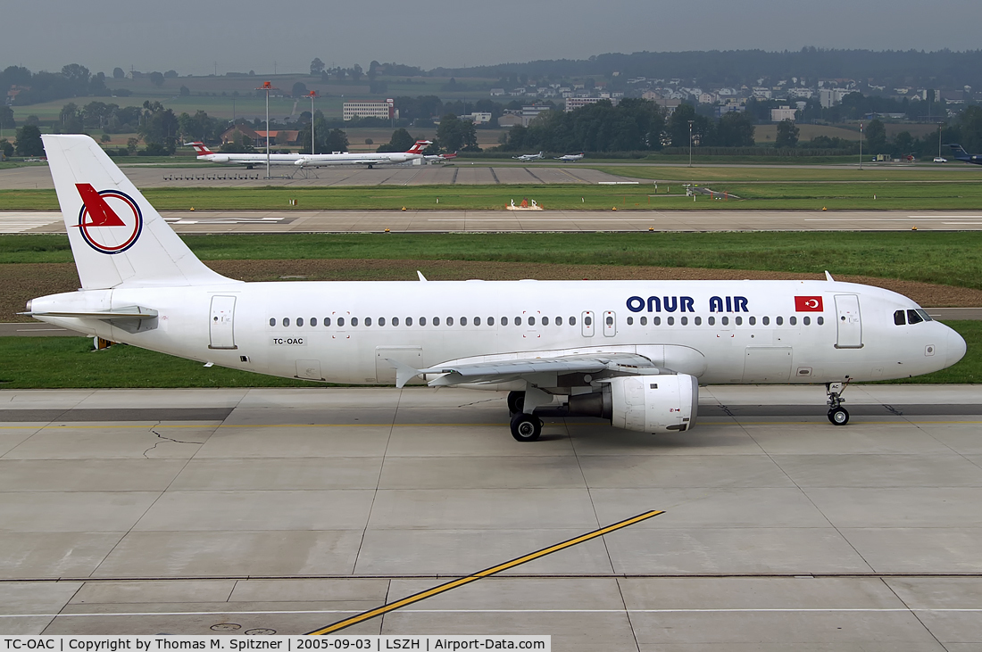 TC-OAC, 1992 Airbus A320-212 C/N 313, Onur Air TC-OAC taxiing towds. Rwy28 at ZRH