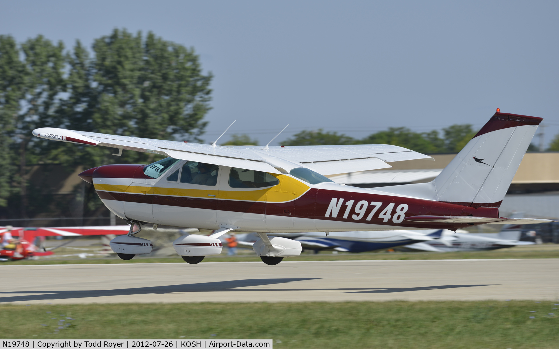 N19748, 1976 Cessna 177B Cardinal C/N 17702588, Airventure 2012
