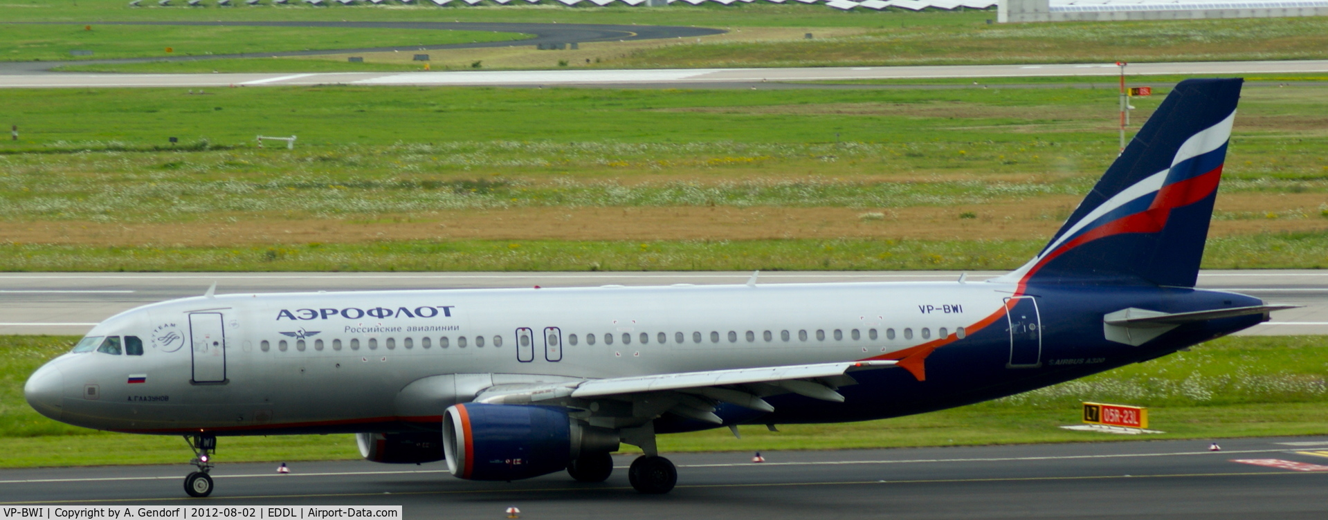 VP-BWI, 2004 Airbus A320-214 C/N 2163, Aeroflot, is seen here taxiing to the gate at Düsseldorf Int´l (EDDL)