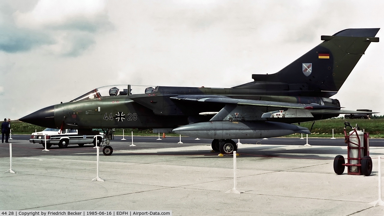 44 28, Panavia Tornado IDS C/N 325/GS089/4128, static display