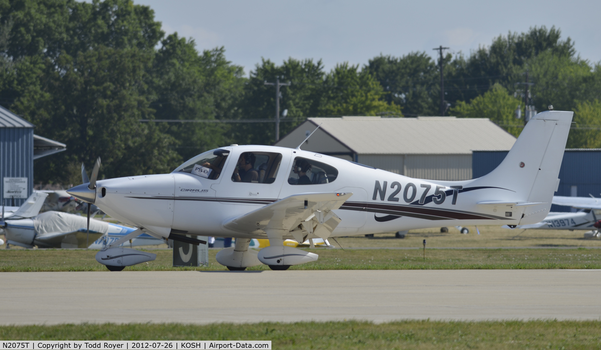 N2075T, 2000 Cirrus SR20 C/N 1075, Airventure 2012