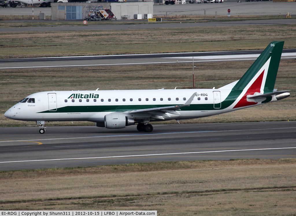 EI-RDG, 2012 Embraer 175LR (ERJ-170-200LR) C/N 17000338, Taxiing to the Terminal...