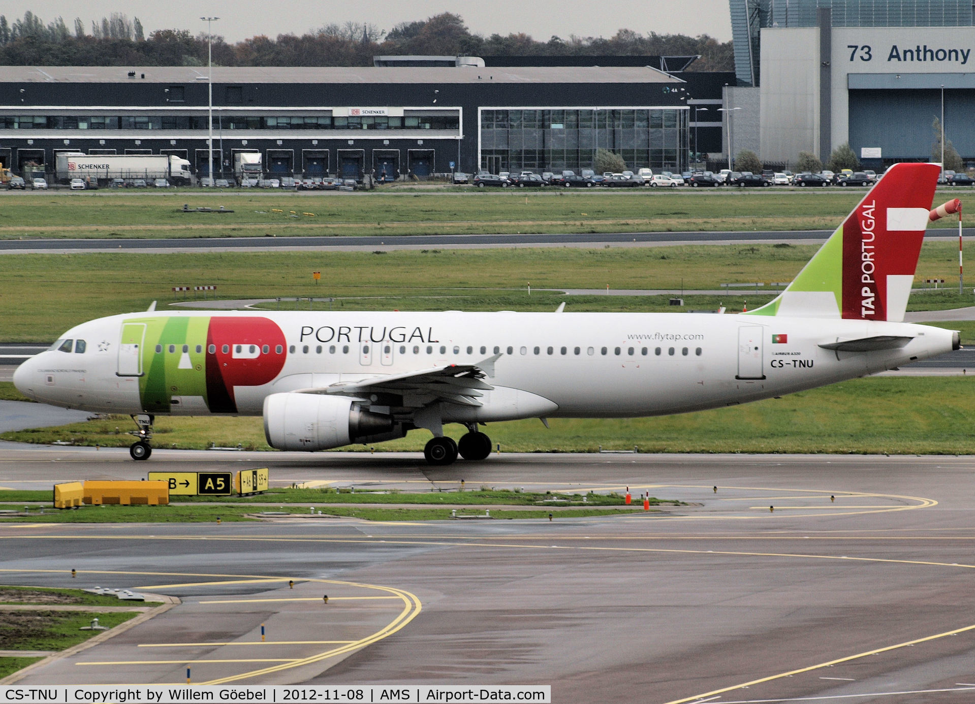 CS-TNU, 2009 Airbus A320-214 C/N 4106, Taxi to runway L18 of Schiphol Airport