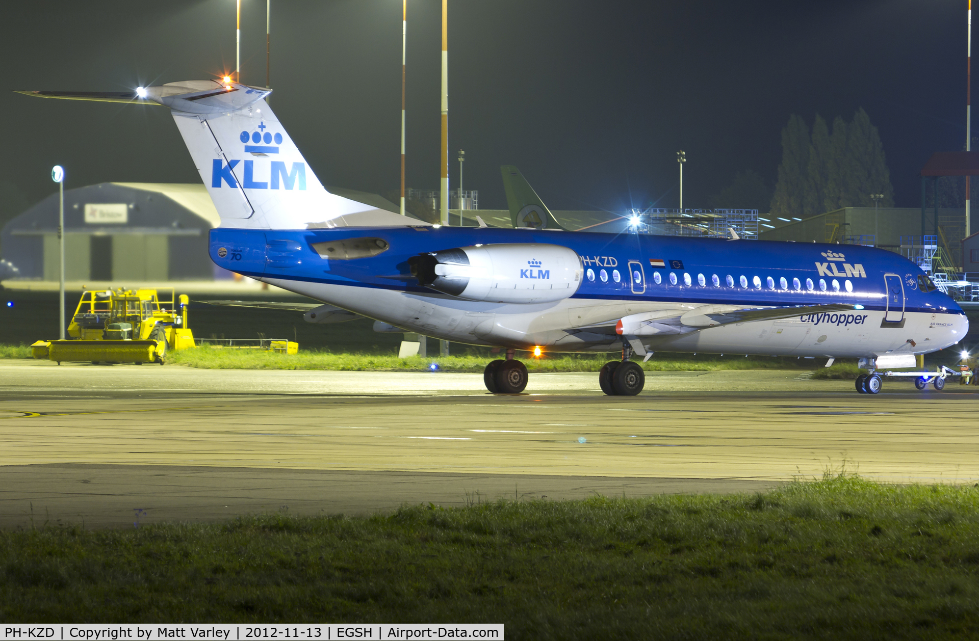 PH-KZD, 1997 Fokker 70 (F-28-0070) C/N 11582, KLM1512,Pushed back from stand 2
