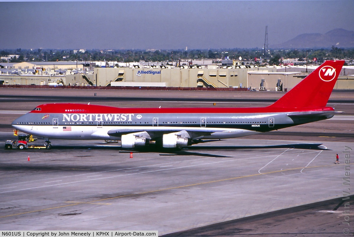 N601US, 1970 Boeing 747-151 C/N 19778, March 1999 - pushing back at PHX