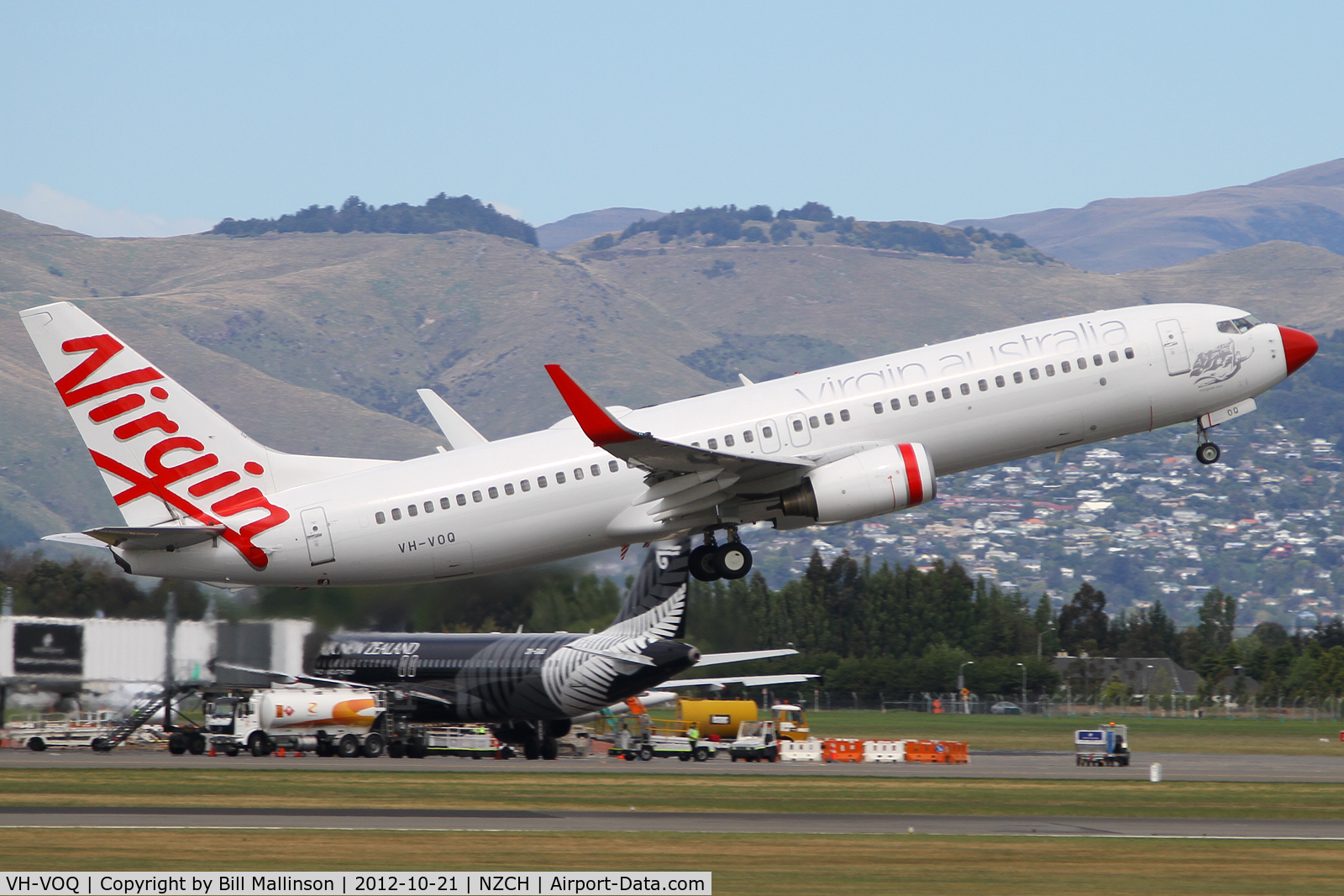 VH-VOQ, 2003 Boeing 737-8FE C/N 33798, Paint job