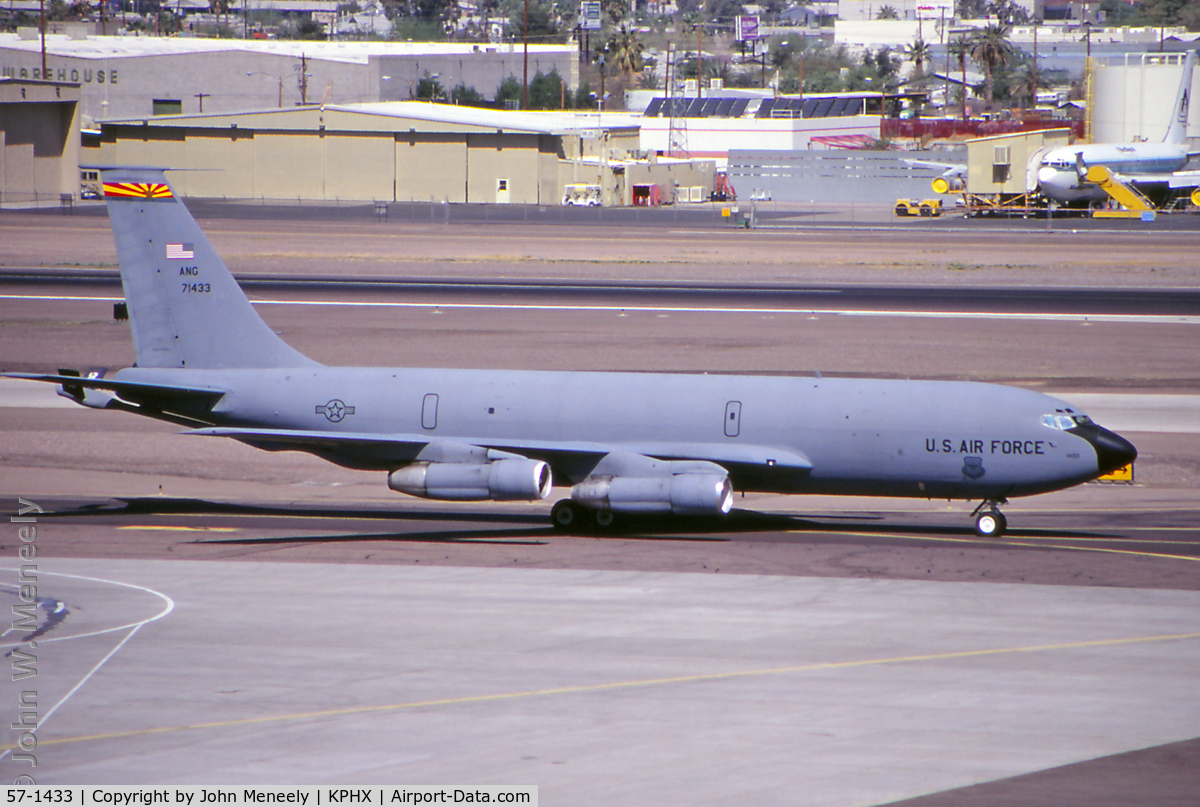57-1433, 1957 Boeing KC-135R Stratotanker C/N 17504, March 1999 - when it was a KC-135E with the AZ ANG