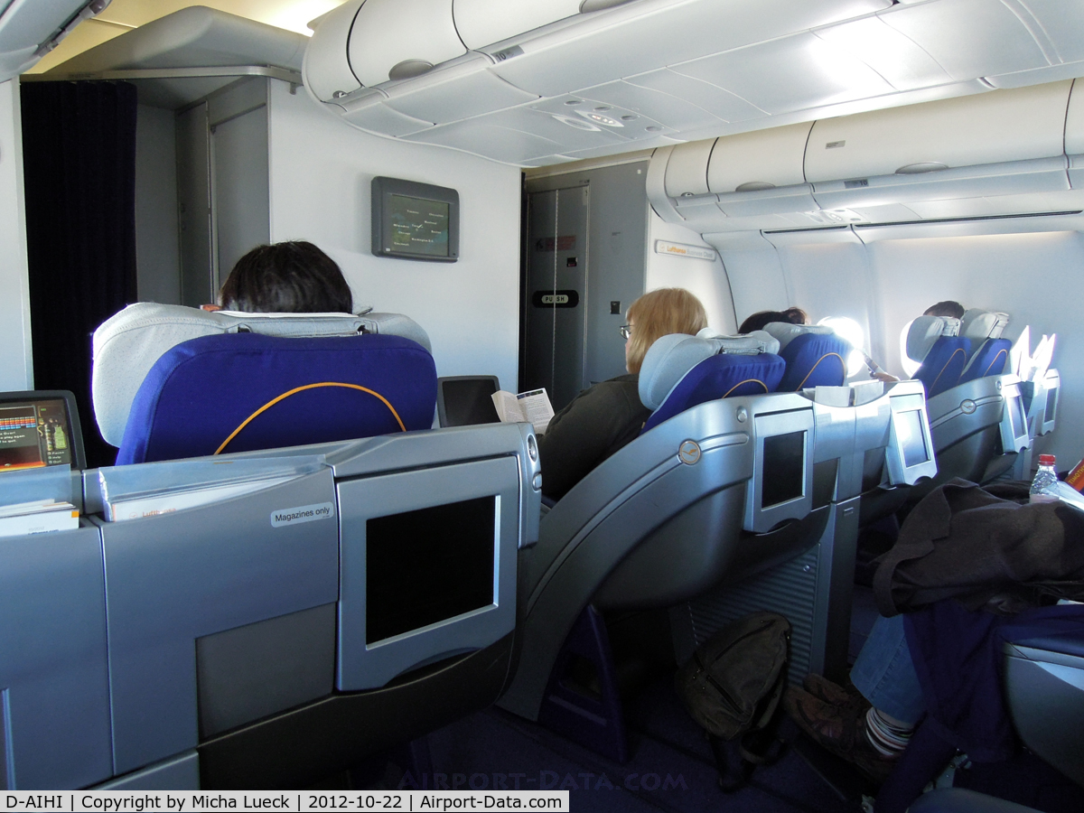 D-AIHI, 2004 Airbus A340-642 C/N 569, Second business class cabin on the A340-600 (FRA-YYZ)
