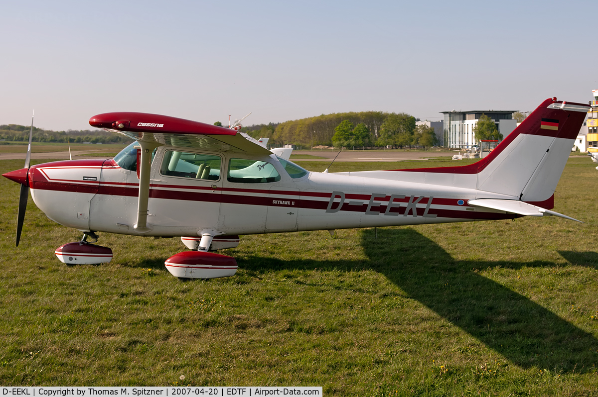 D-EEKL, Cessna 172P C/N 17274303, D-EEKL parked at QFB airfield