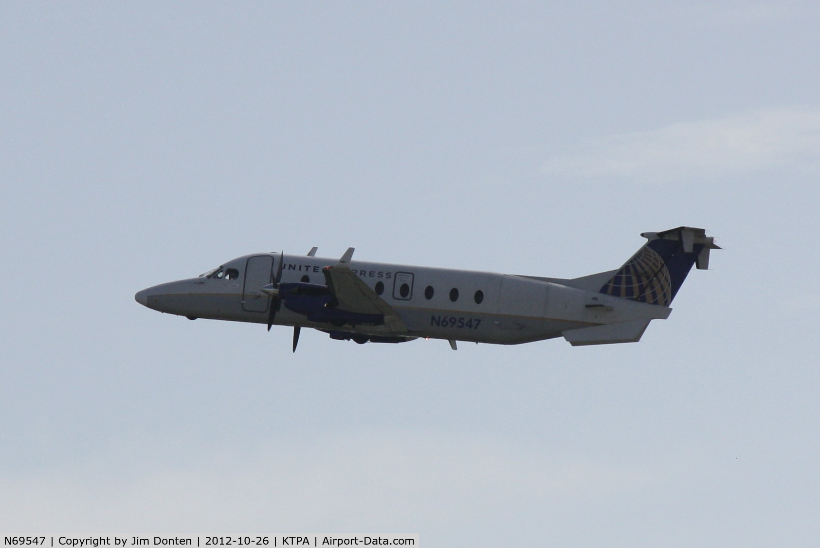 N69547, 1995 Beech 1900D C/N UE-189, United Flight 3994 operated by Silver (N69547) departs Tampa International Airport enroute to Tallahassee Regional Airport