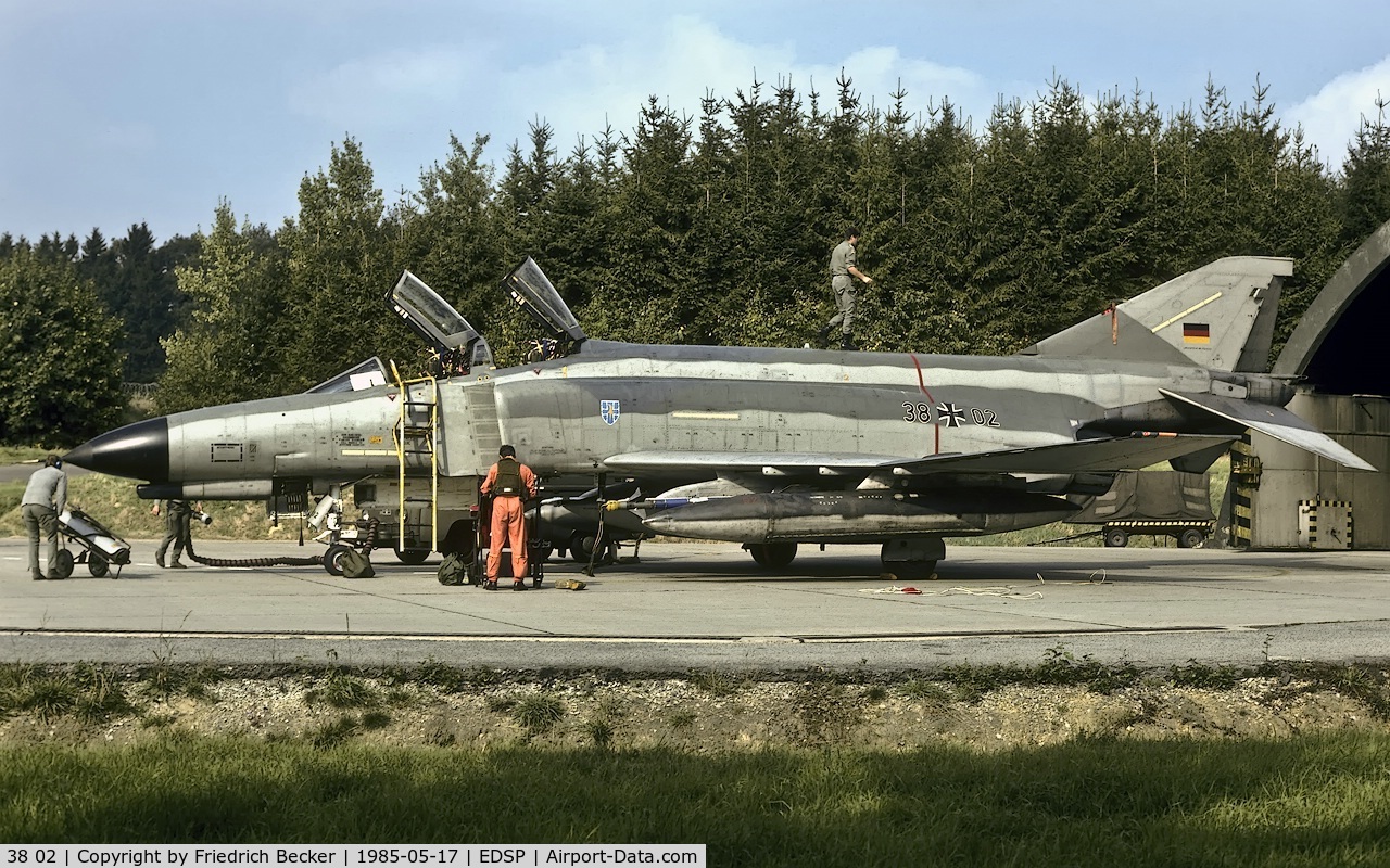 38 02, McDonnell Douglas F-4F Phantom II C/N 4611, preparing for a training mission from Fliegerhorst Pferdsfeld