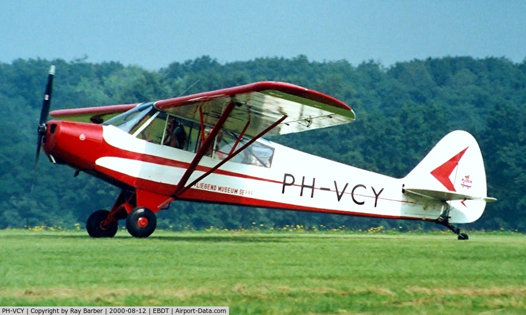 PH-VCY, 1954 Piper L-21B Super Cub (PA-18-135) C/N 18-3601, Piper L-21B-135 [18-3601] Schaffen-Diest~OO 12/08/2000