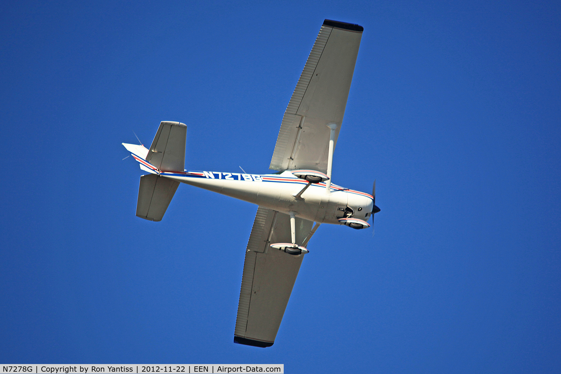 N7278G, Cessna 172K Skyhawk C/N 17258978, Turning base for runway 02, Dillant-Hopkins Airport, Keene, NH