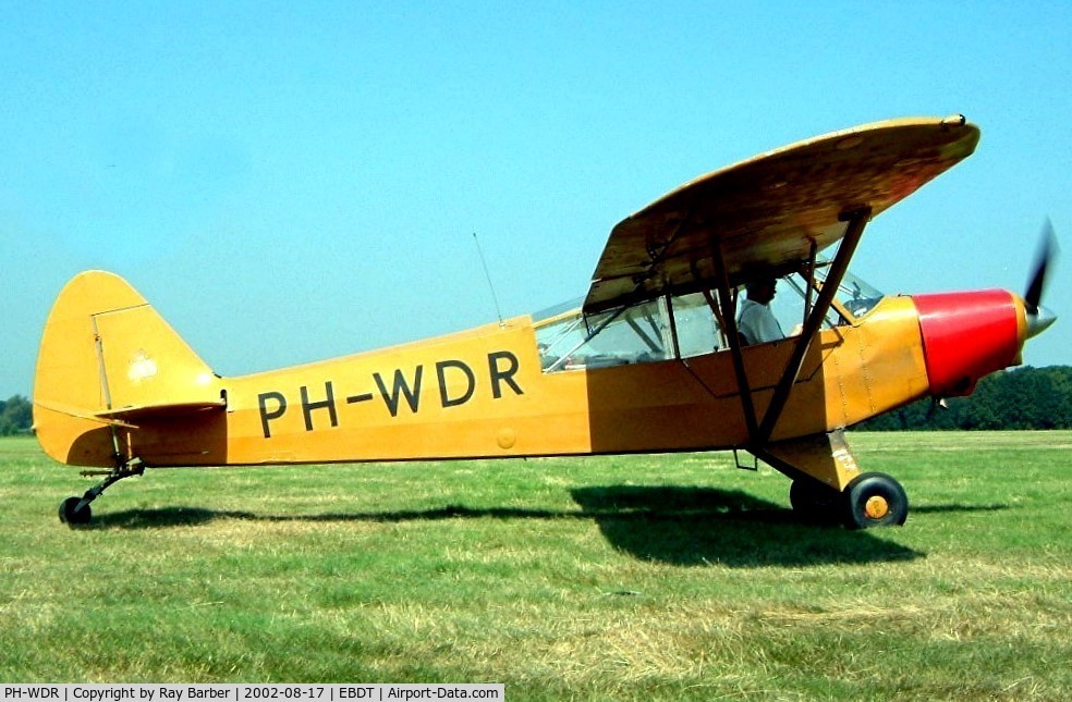 PH-WDR, 1954 Piper L-21B Super Cub (PA-18-135) C/N 18-3852, Piper L-21B-135 [18-3852] Schaffen-Diest~OO 17/08/2002