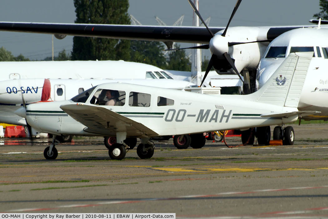 OO-MAH, Piper PA-28-161 Warrior III C/N 2842167, Piper PA-28-161 Warrior III [2842167] Antwerp-Deurne~OO 11/08/2010