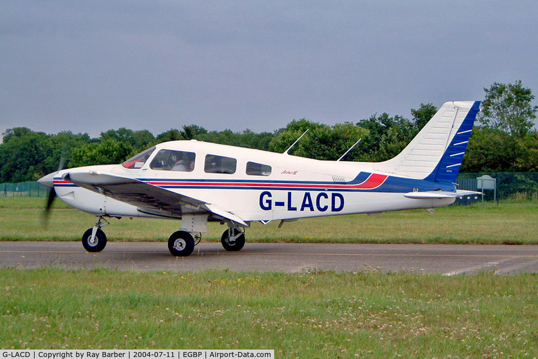 G-LACD, 1998 Piper PA-28-181 Cherokee Archer III C/N 2843157, Piper PA-28-181 Archer III [2843157] Kemble~G 11/07/2004