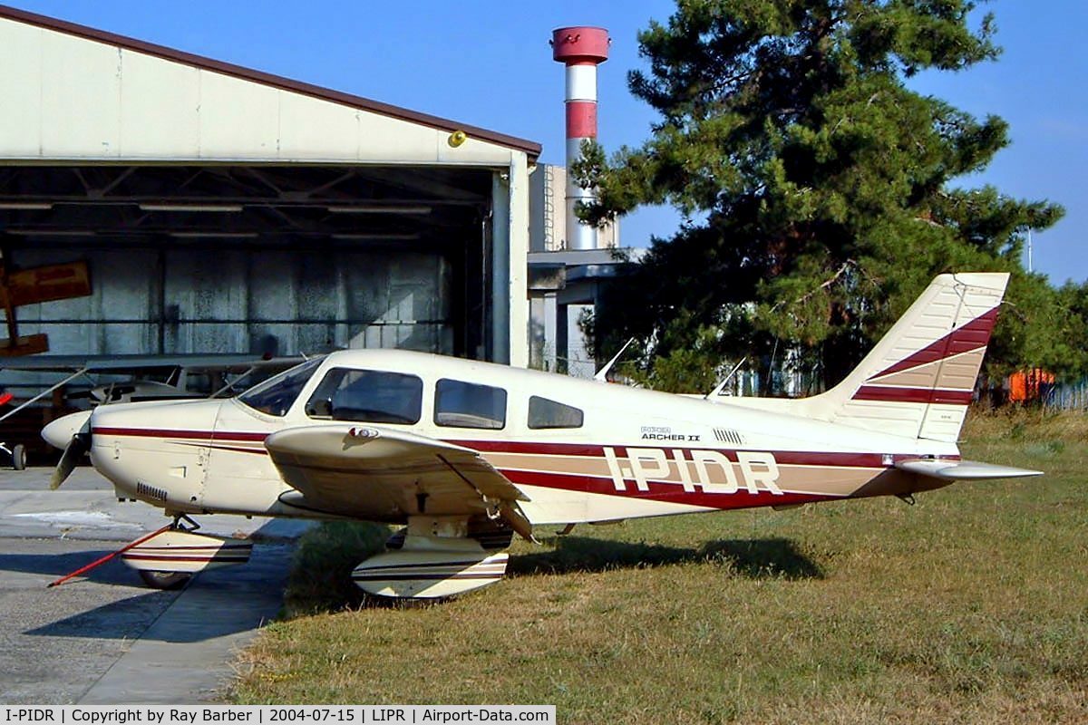 I-PIDR, Piper PA-28-181 Archer II C/N 28-8490083, Piper PA-28-181 Archer II [28-8490083] Rimini-Miramare~I 15/07/2004