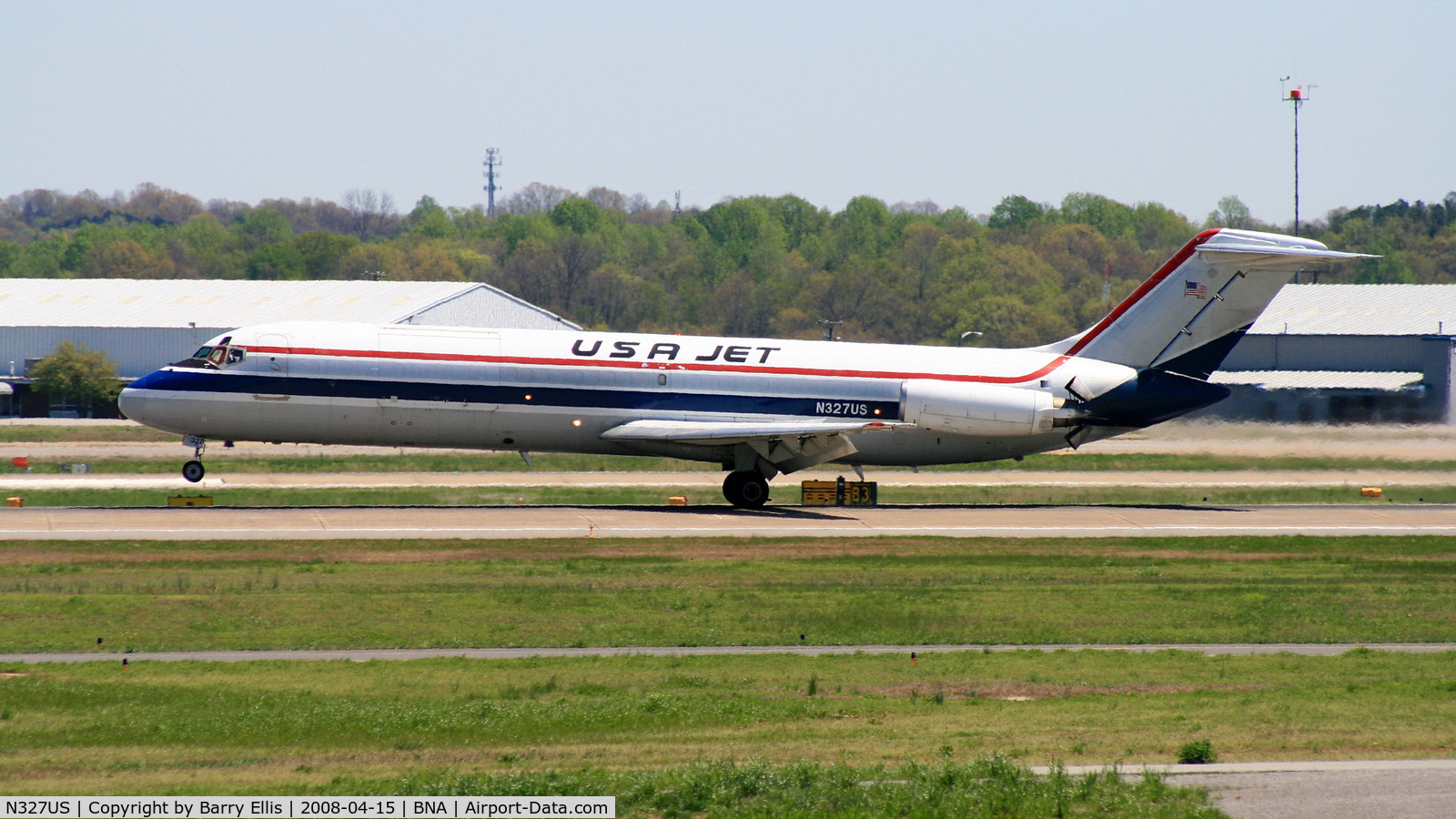 N327US, Douglas DC-9-33F C/N 47414, Landing on runway 2 Left at Nashville, TN. KBNA