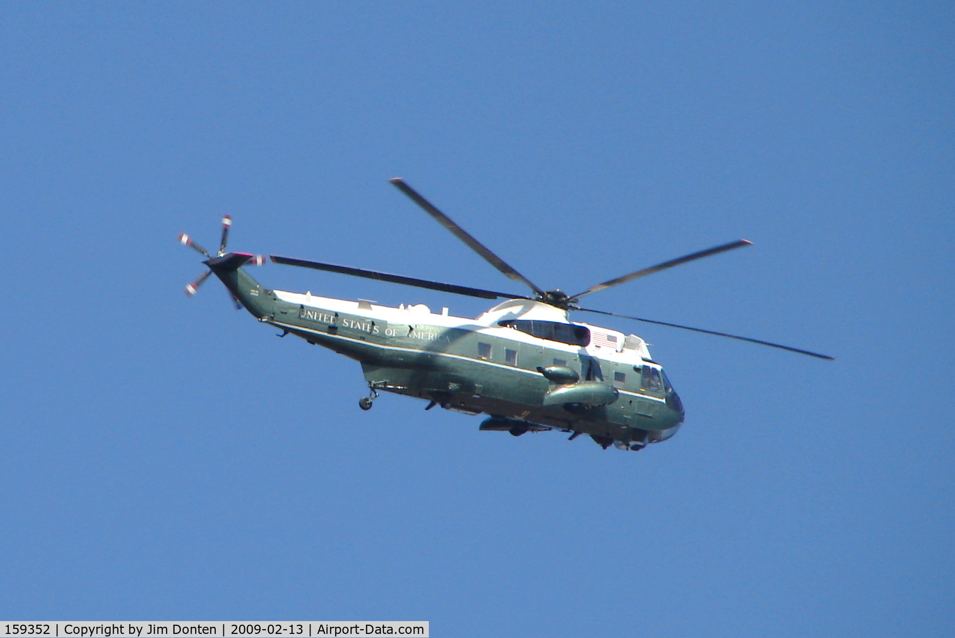 159352, Sikorsky VH-3D Sea King C/N 61-726, A presidential white top of HMX-1 performs training flights over Washington DC
