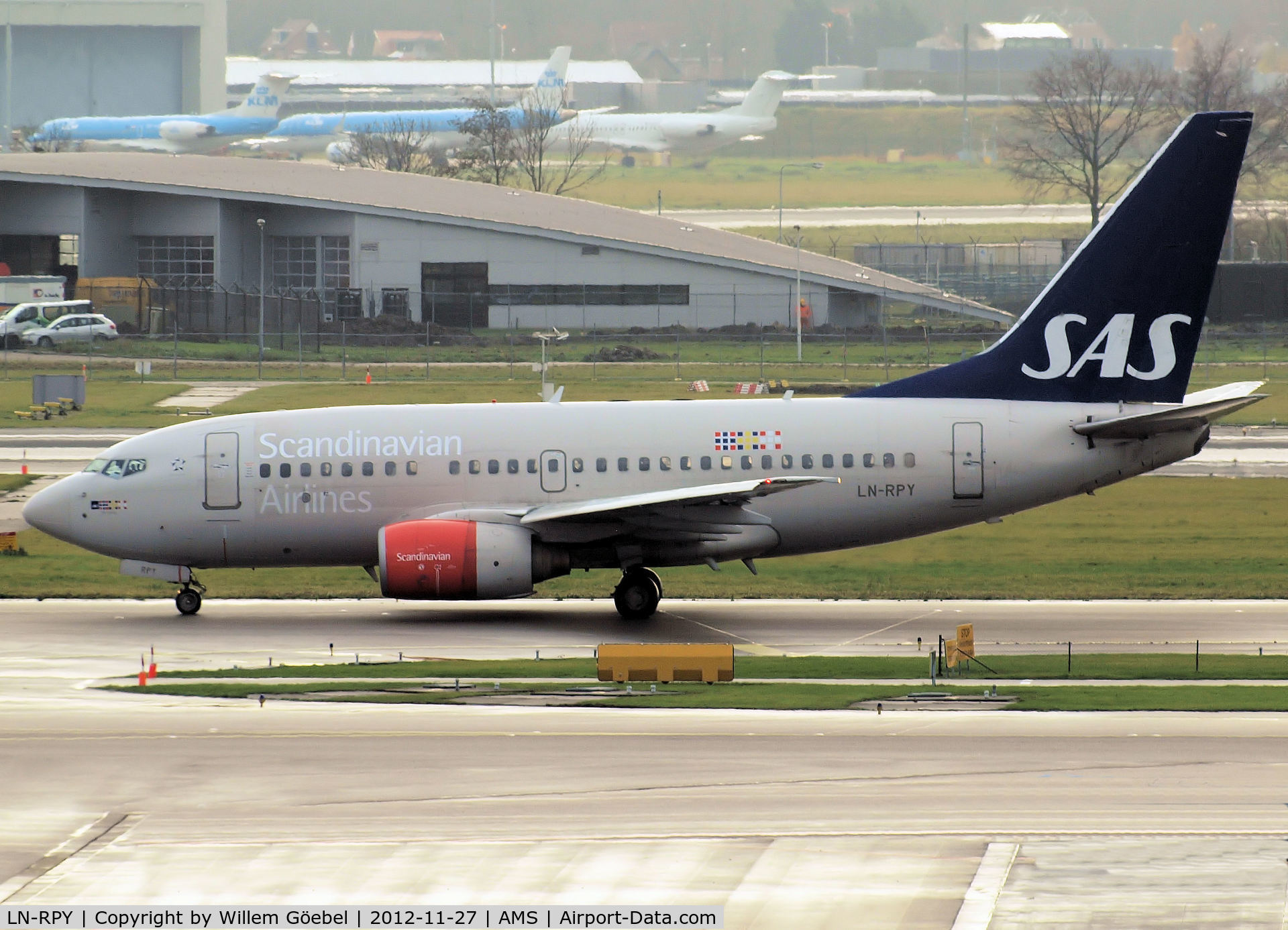 LN-RPY, 1998 Boeing 737-683 C/N 28292, Taxi to runway 24 of Schiphol Airport