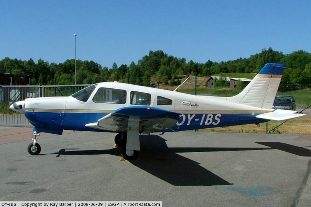 OY-IBS, 2001 Piper PA-28R-201 Cherokee Arrow III C/N 2844064, Piper PA-28R-201 Arrow III [2844064] Goteborg-Save~SE 09/06/2008