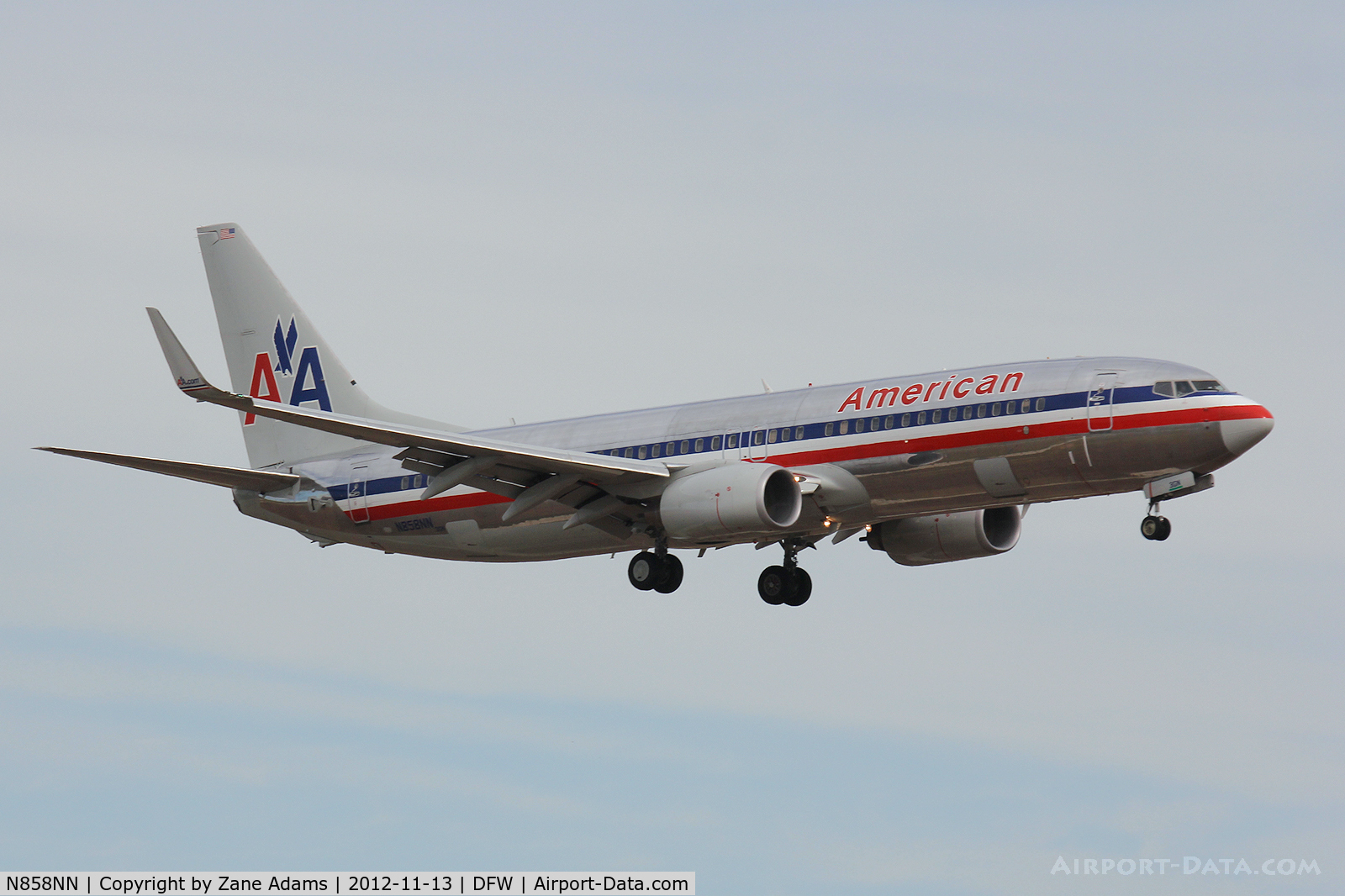 N858NN, Boeing 737-823 C/N 30904, American Airlines landing at DFW Airport
