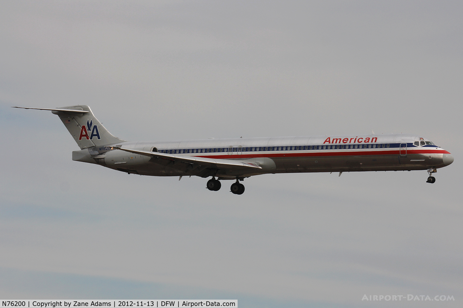 N76200, 1992 McDonnell Douglas MD-83 (DC-9-83) C/N 53290, American Airlines landing at DFW Airport