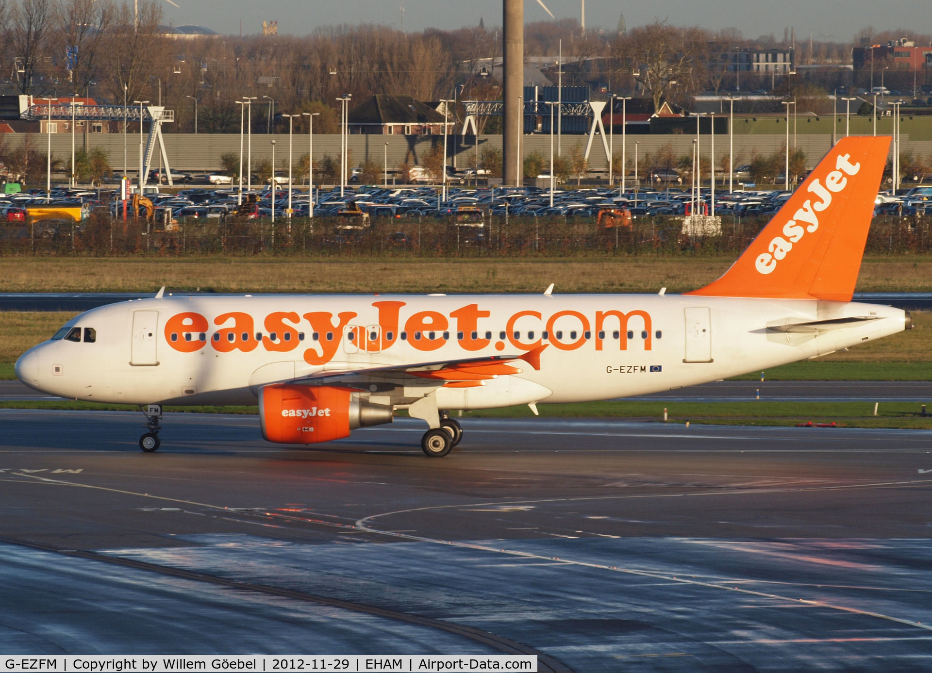 G-EZFM, 2009 Airbus A319-111 C/N 4069, Taxi to the gate of Schiphol Airport