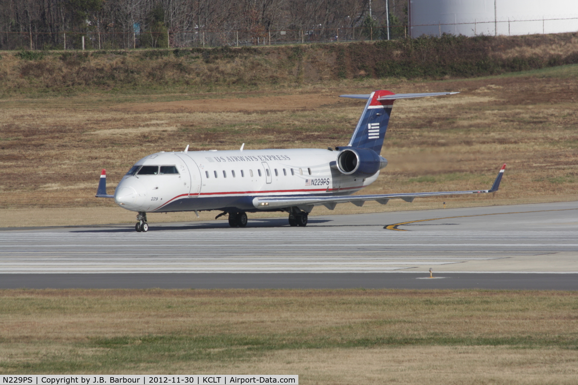N229PS, 2004 Bombardier CRJ-200ER (CL-600-2B19) C/N 7898, Charlotte, NC