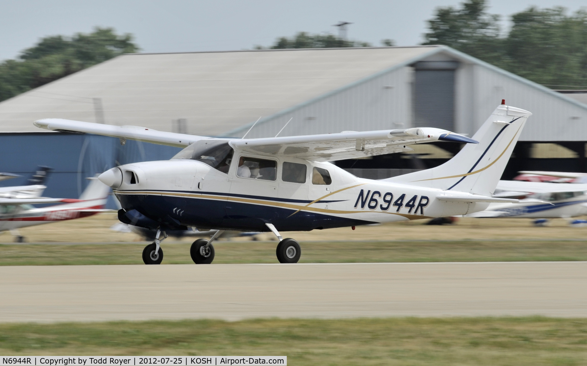 N6944R, 1968 Cessna T210H Turbo Centurion C/N T210-0344, Airventure 2012