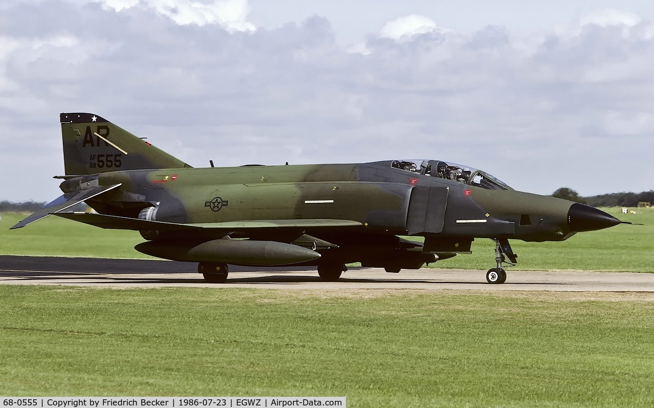 68-0555, 1968 McDonnell Douglas RF-4C Phantom II C/N 3380, taxying to the active at RAF Alconbury