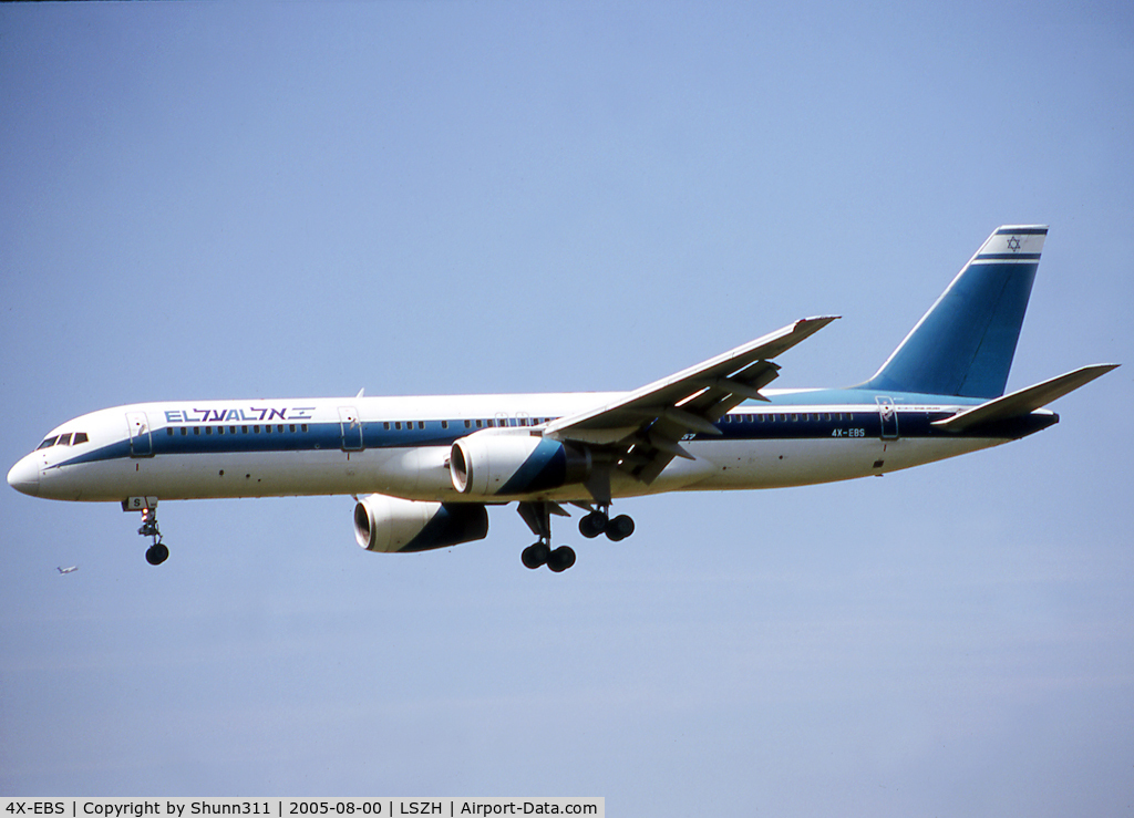 4X-EBS, 1990 Boeing 757-258 C/N 24884, Landing rwy 32 in old c/s