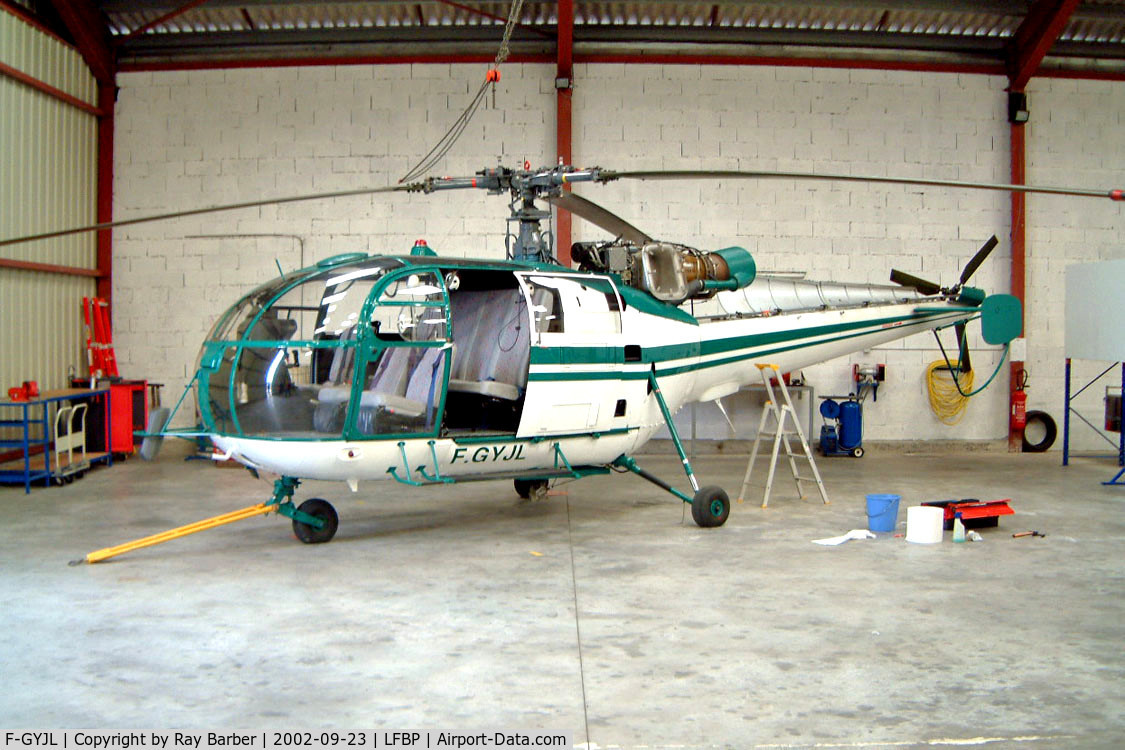 F-GYJL, Aerospatiale SA-316B Alouette III C/N 1527, Aerospatiale SA.316B Alouette III [1527] Pau-Long Uzein~F 23/09/2002. Showing access to tail boom .