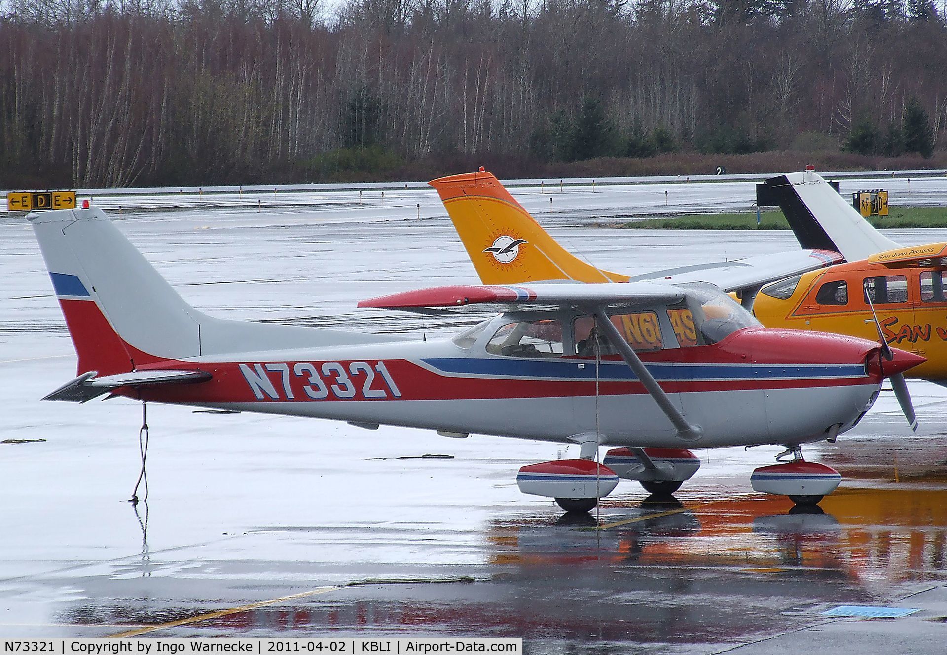 N73321, 1976 Cessna 172M C/N 17267372, Cessna 172M Skyhawk at the Bellingham Intl. Airport, Bellingham WA