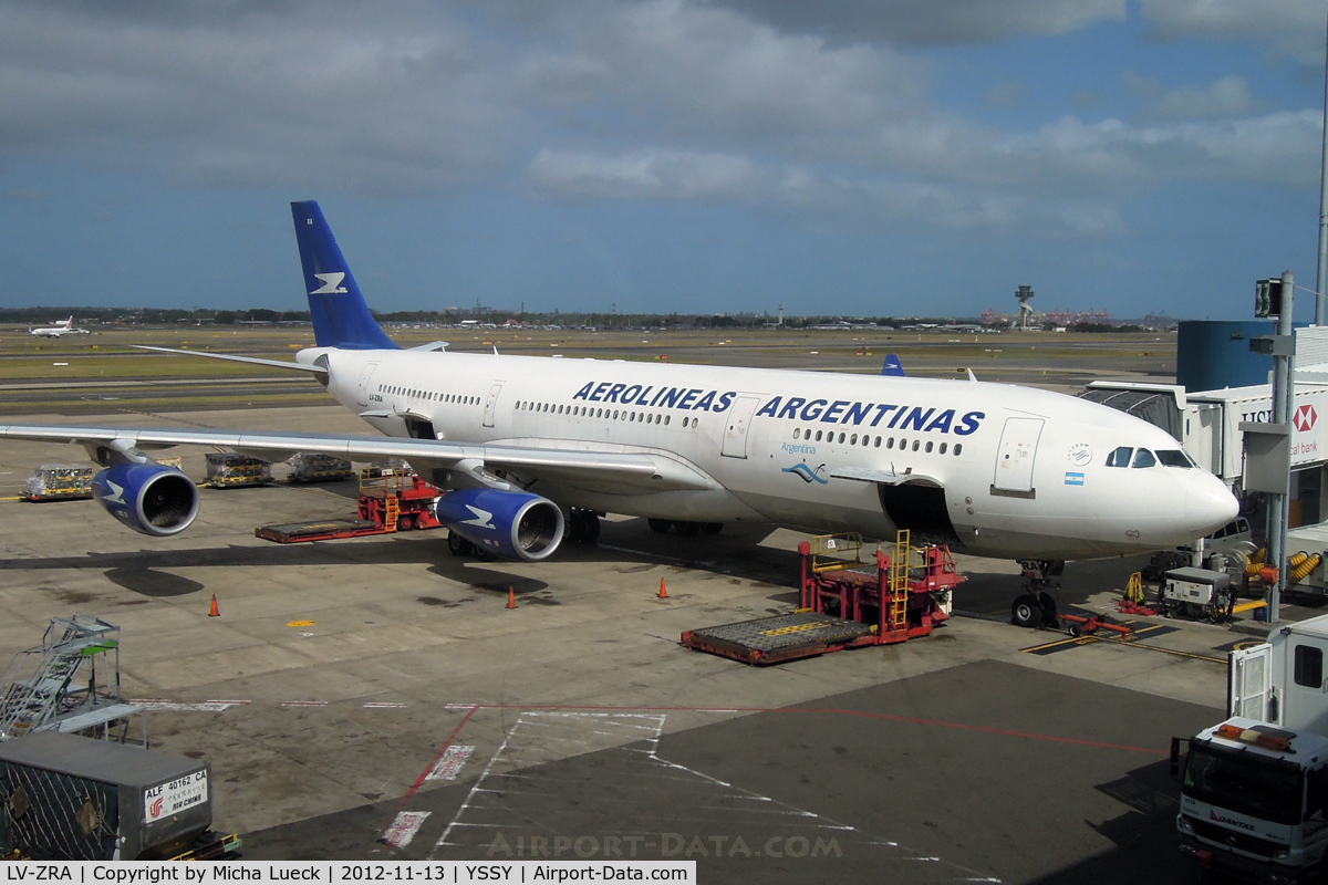 LV-ZRA, 1995 Airbus A340-211 C/N 085, At Sydney