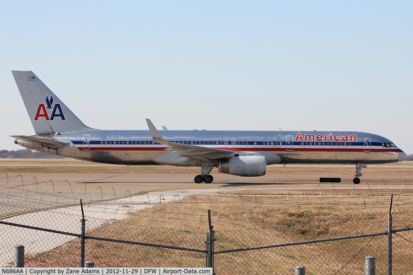 N686AA, 1992 Boeing 757-223 C/N 25343, American Airlines at DFW Airport