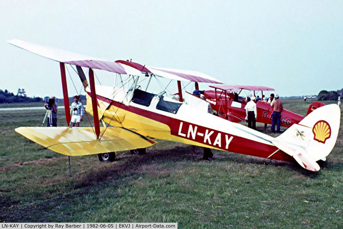 LN-KAY, 1941 De Havilland DH-82A Tiger Moth II C/N 84616, De Havilland DH.82A Tiger Moth [84616] Stauning~OY 05/06/1982. Image taken from a slide.