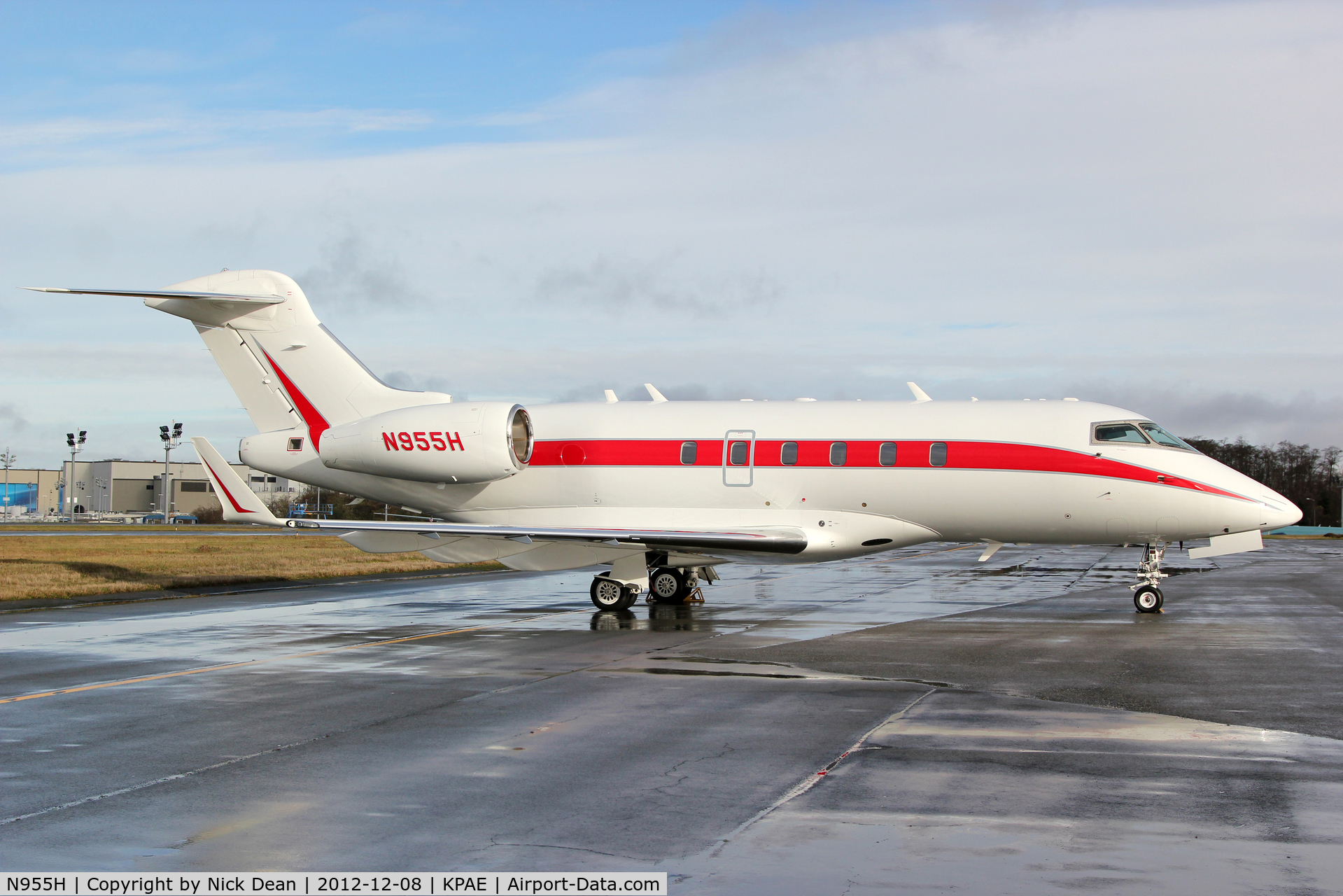 N955H, 2006 Bombardier Challenger 300 (BD-100-1A10) C/N 20109, KPAE/PAE