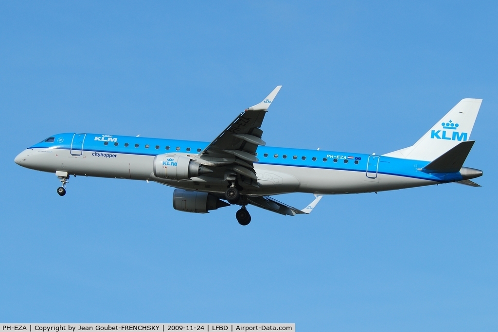 PH-EZA, 2008 Embraer 190LR (ERJ-190-100LR) C/N 19000224, KLM landing 23