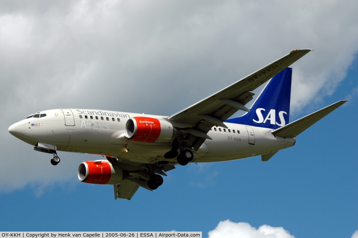 OY-KKH, 1999 Boeing 737-683 C/N 28301, SAS Boeing 737-600 approaching Stockholm Arlanda airport, Sweden.