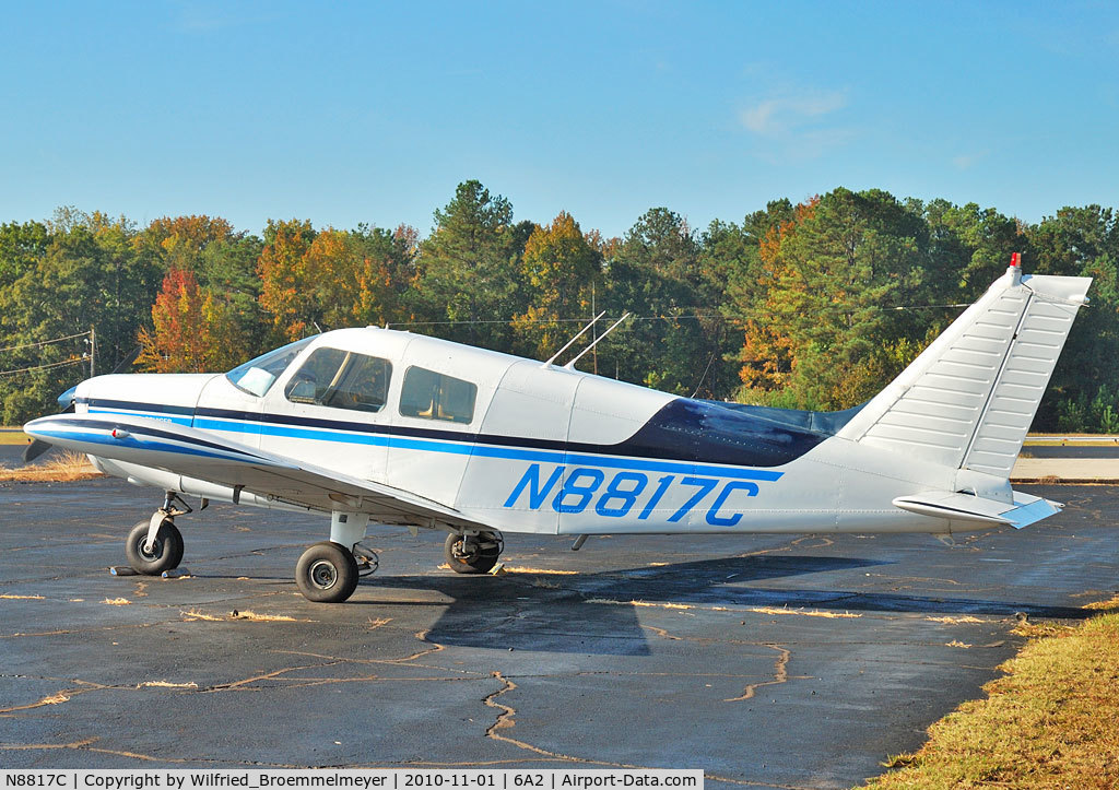 N8817C, 1976 Piper PA-28-140 C/N 28-7625132, Picture was taken on my spotter tour in 2010.